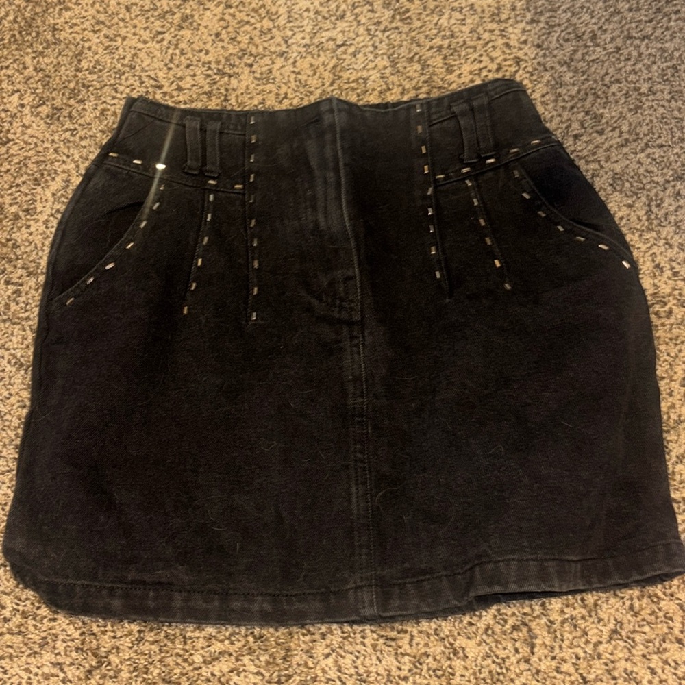 Black skirt